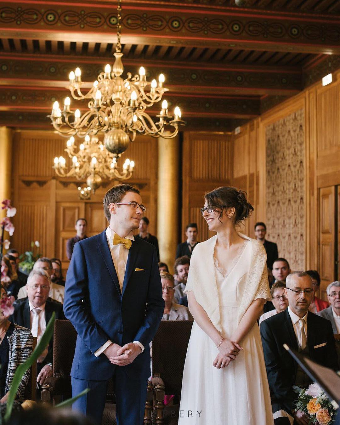 4/12 Nous nous sommes mariés à la mairie de Nantes. Arnaud porte un costume s…